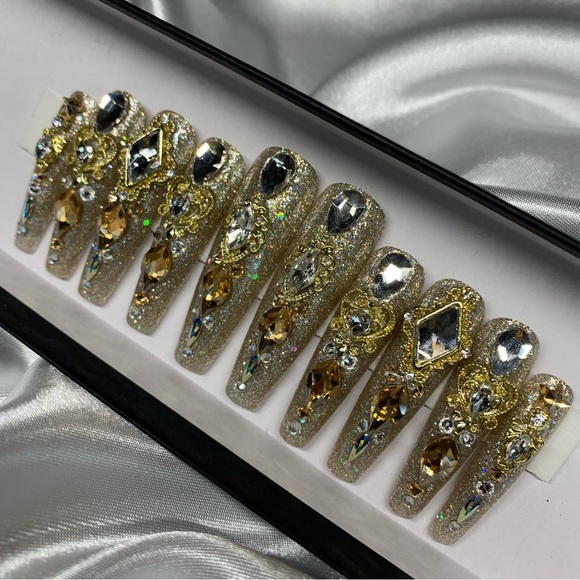 Extra Long Champagne Gold Glitter Nails with Crystals - Picture 3 of 4